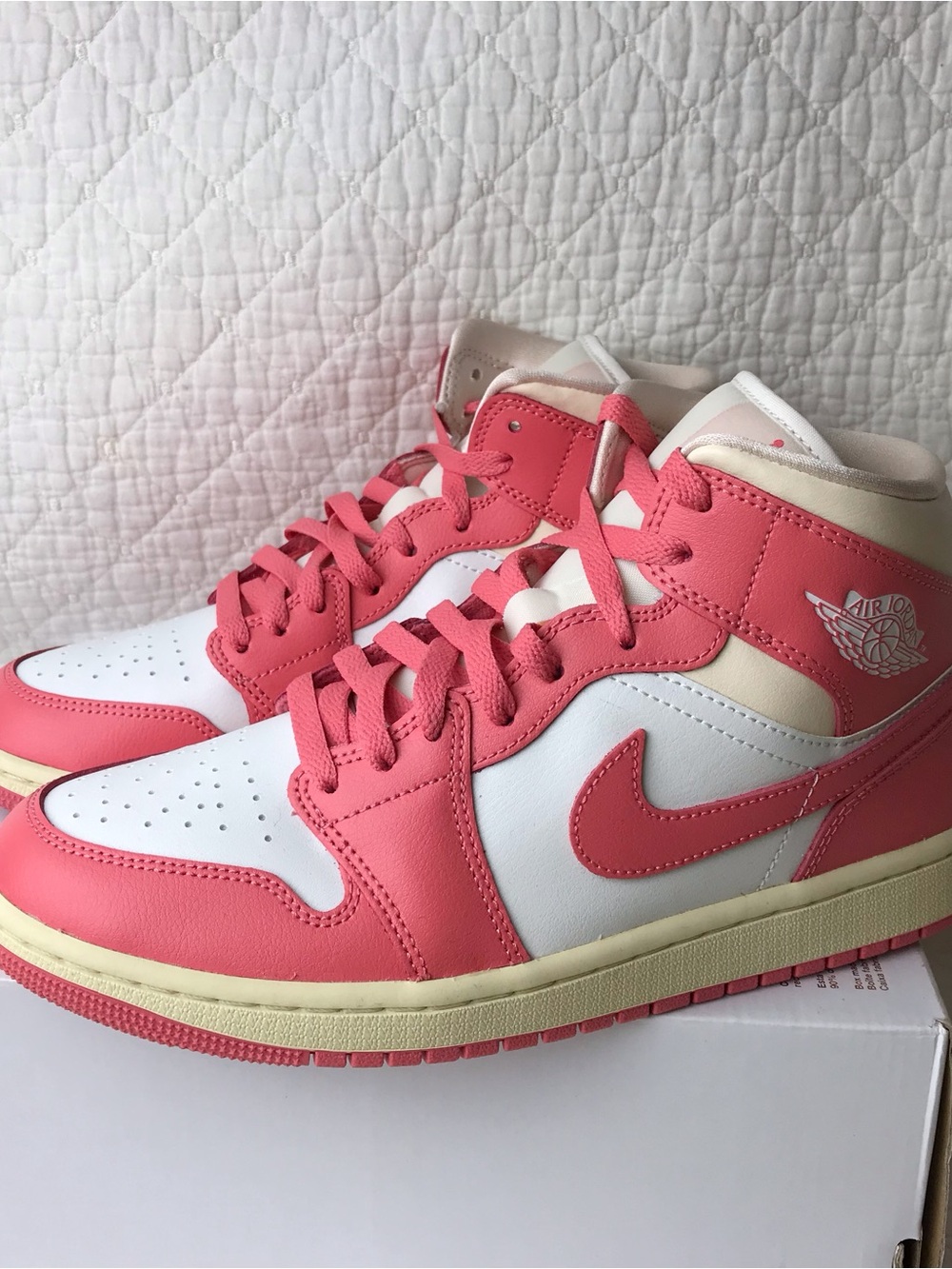 Nike Air Jordan 1 MID Shoes Women’s SZ 9.5 Sail Pink Salt Guava Ice BQ6472-109 - Picture 7 of 13